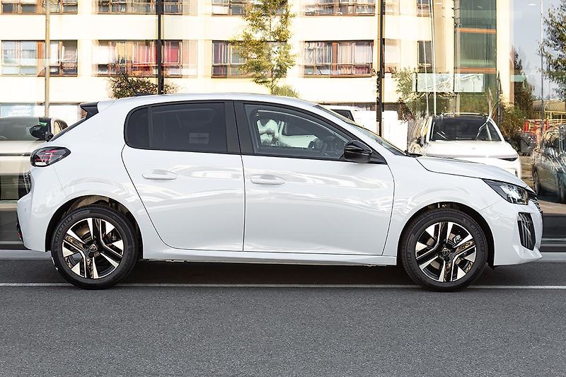 Peugeot 208 (2026) 1,2   EDITION Turbo 100 MAN6 - fotka 4 z 19