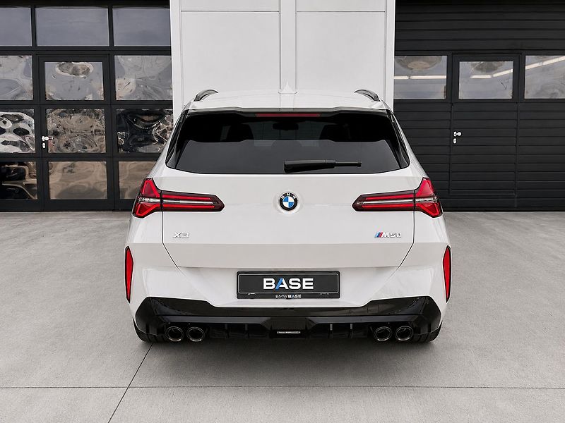 BMW X3 M50 xDrive - fotka 5 z 31