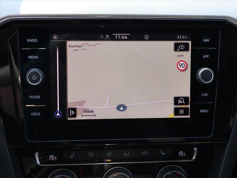 Volkswagen Passat 2,0 TDI 110kW DSG Elegance - fotka 28 z 39