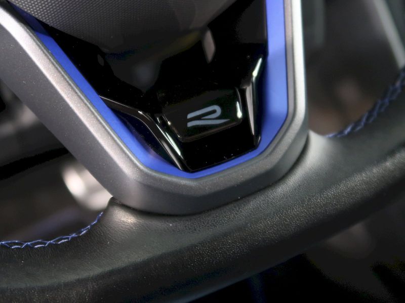 Volkswagen Tiguan (2022) R 2.0TSI 235KW DSG 4x4 - fotka 20 z 38