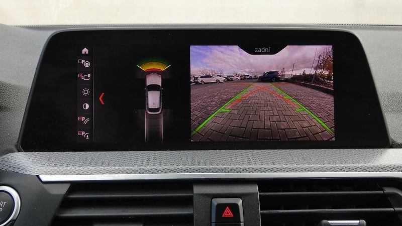 BMW X4 xDrive 20i M Sport - fotka 15 z 23