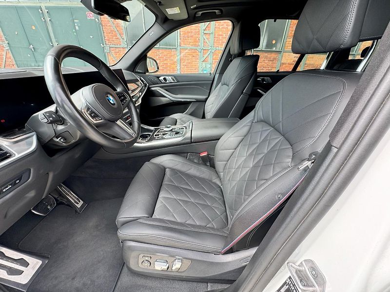 BMW X5 (2024) xDrive 30d M PAKET - fotka 13 z 35