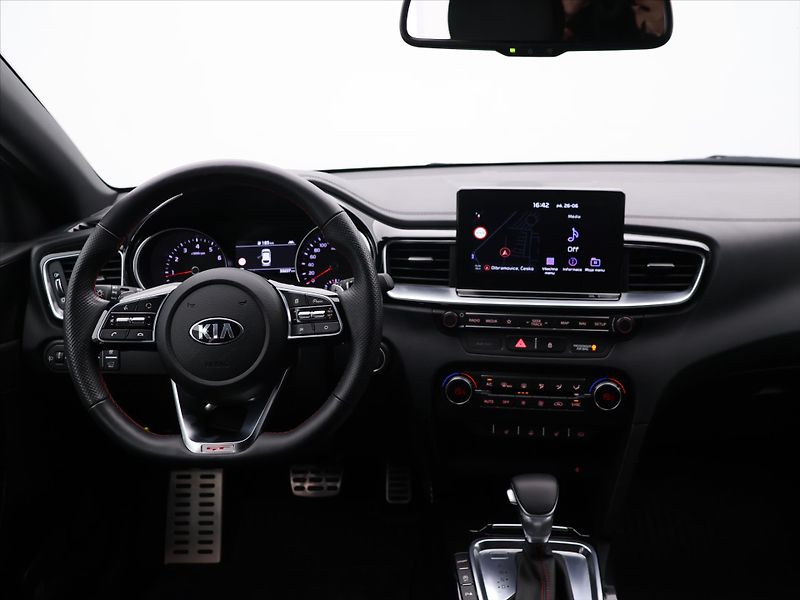 Kia Ceed 1,6 T-GDI 150kW Aut. GT CZ - fotka 20 z 27