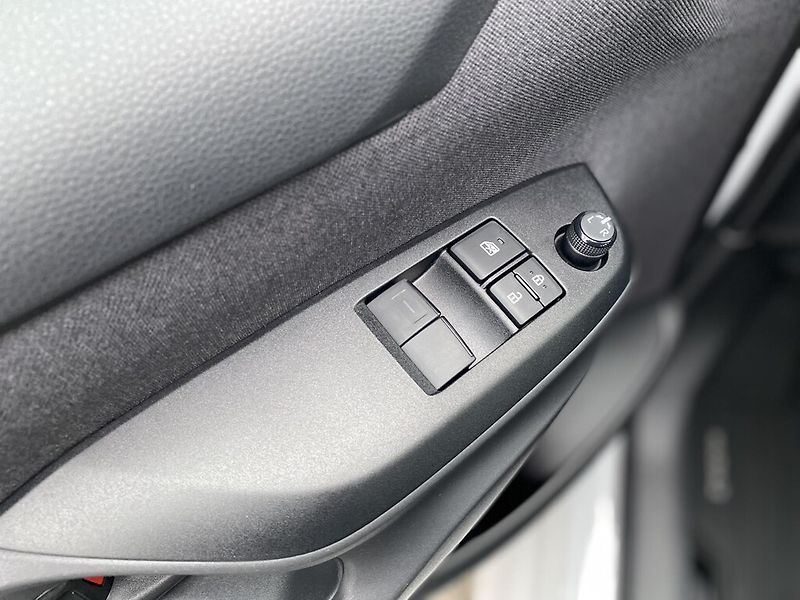 Mazda 2 1,5 Hybrid 68 kW Prime-Line - fotka 11 z 36