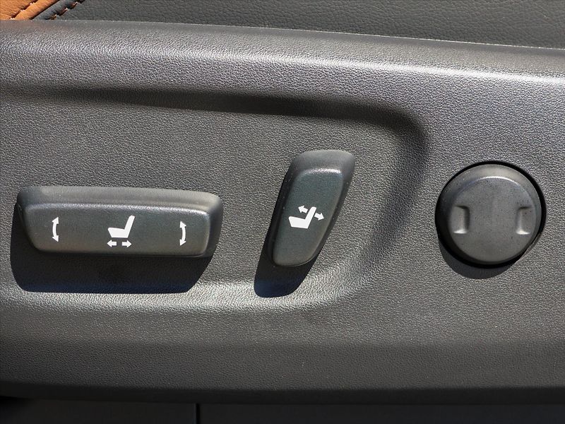 Toyota Land Cruiser 2,8 D-4D 150kW Executive CZ DP - fotka 16 z 39