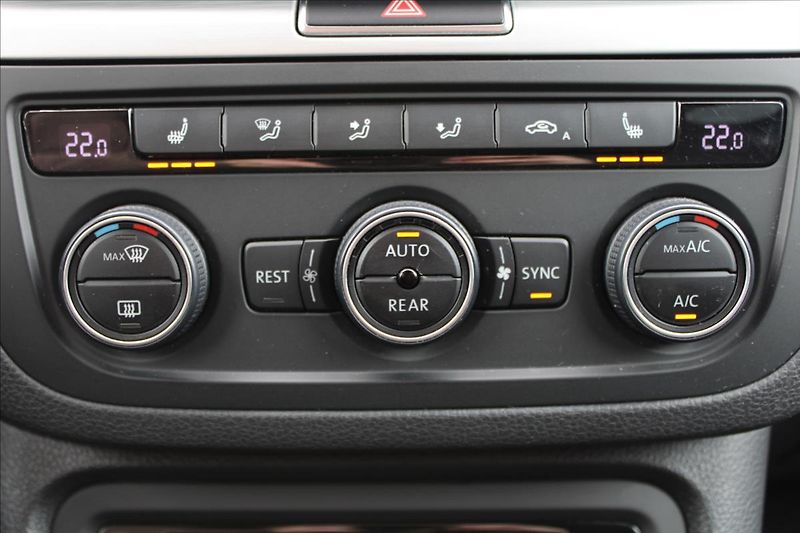 Volkswagen Sharan 2,0 TDI  NAVIGACE,TAŽNÉ - fotka 17 z 33