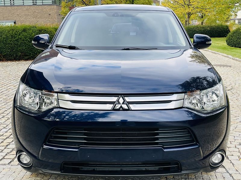 Mitsubishi Outlander 2.0i MANUÁL 1.MAJITEL TAŽNÉ - fotka 8 z 44
