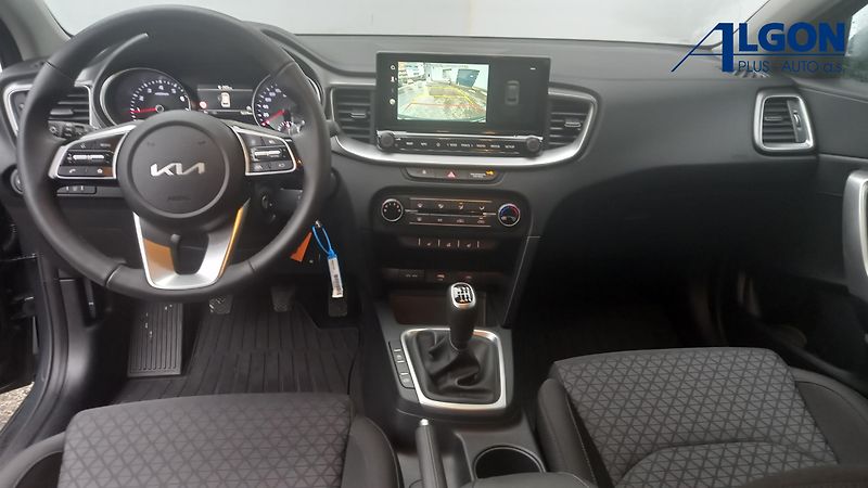 Kia Ceed SW (2025) 1,5 T-GDi SPIN 103kW - fotka 12 z 21