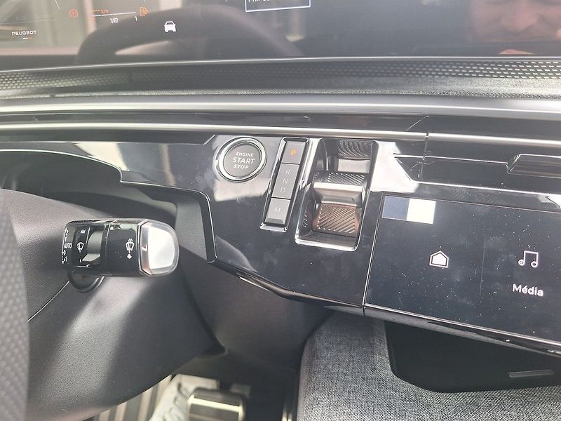 Peugeot 3008 (2026) GT Hybrid 145 e-DCS6 - fotka 17 z 22