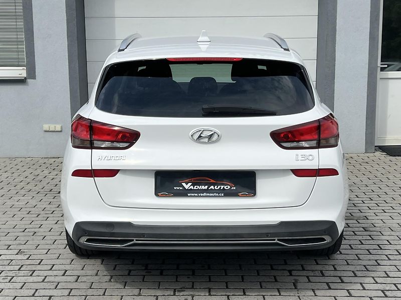 Hyundai i30 (2023) 1.5T-GDi 118kW SMART ČR NOVÉ - fotka 6 z 21