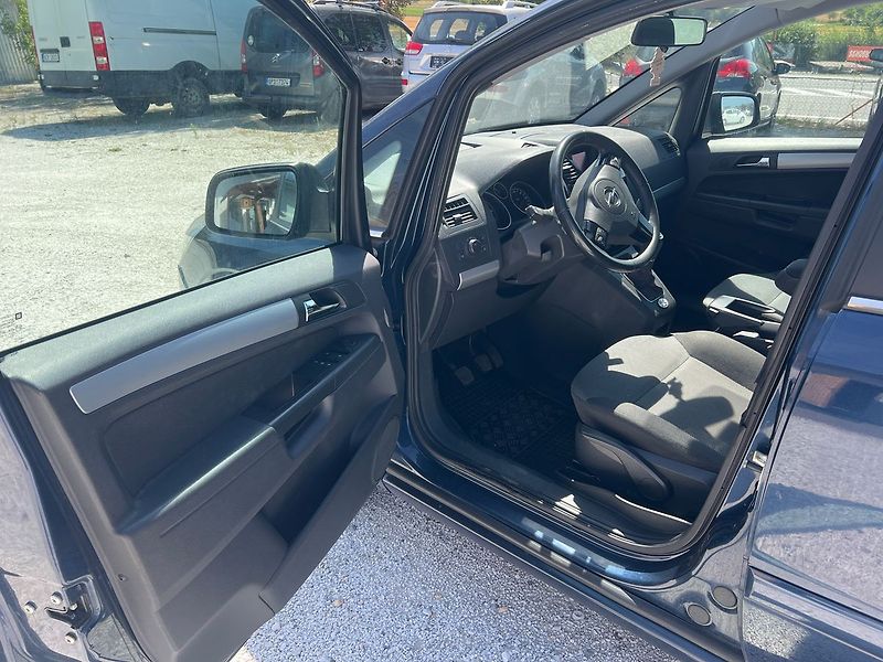 Opel Zafira 1.7 TDI - fotka 9 z 16