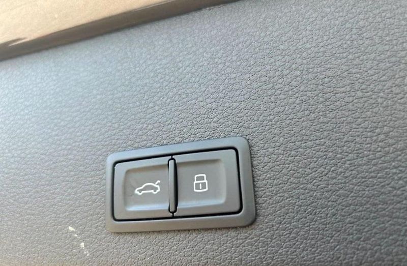 Audi SQ8 e-tron Q 360 HuD 4 zóny Matrix - fotka 11 z 18