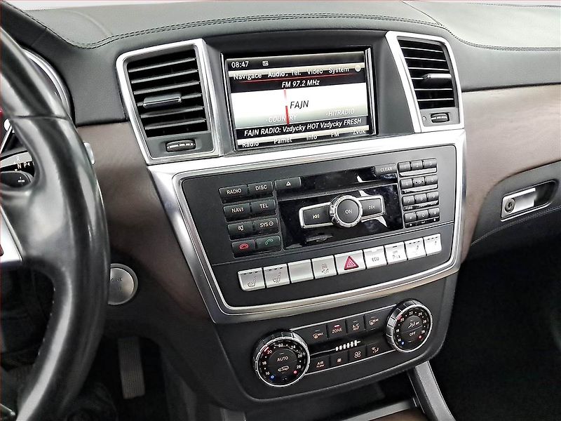 Mercedes-Benz GL (2015) 350 BlueTEC - fotka 12 z 30