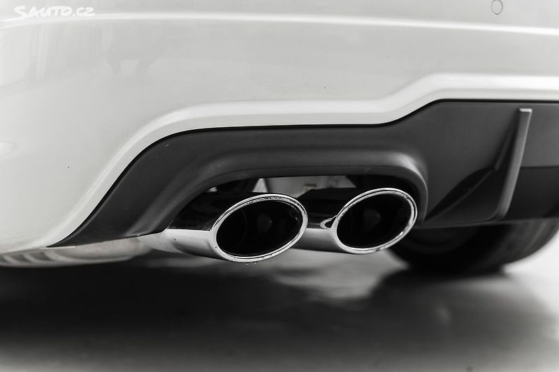 Mercedes-Benz Třídy C 63AMG Coupe*krásný stav*Servis - fotka 37 z 50