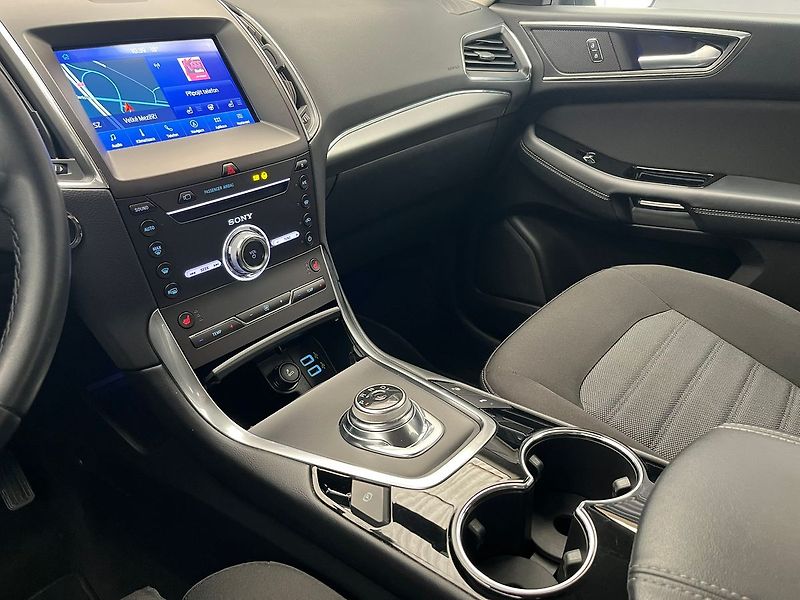 Ford Galaxy 2.5 HEV TITANIUM 7 míst - fotka 16 z 62