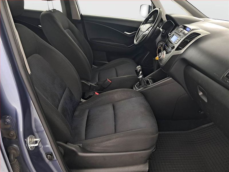 Hyundai ix20 (2013) 1.6 CVVT - fotka 9 z 16