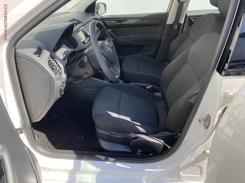 Škoda Fabia (2017) 1.0 TSi, ČR, AC, park.kamera - fotka 9 z 17