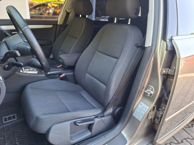 Audi A4 (2007) 2.0TDI 103kW AUT - fotka 19 z 36