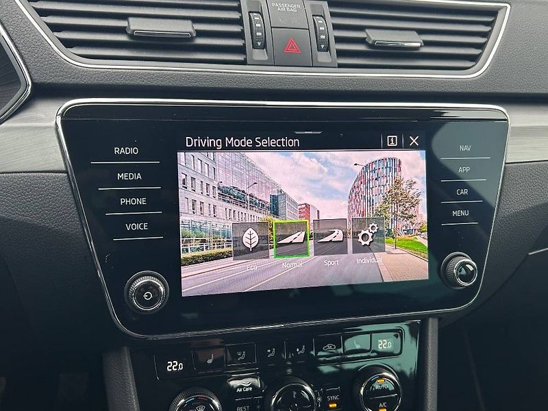 Škoda Superb Style 7DSG 2,0TDI - fotka 18 z 26