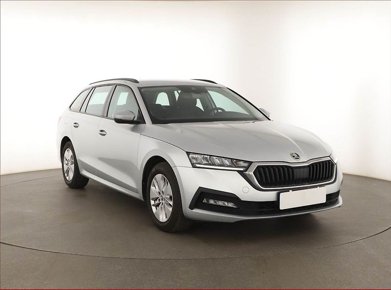 Škoda Octavia (2022) Ambition 2.0 TDI, ČR,1.maj - fotografie inzerátu