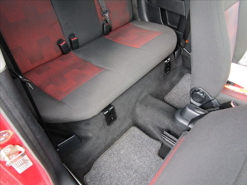 Ford Fiesta 1.4i 16V, Klima - fotka 24 z 41