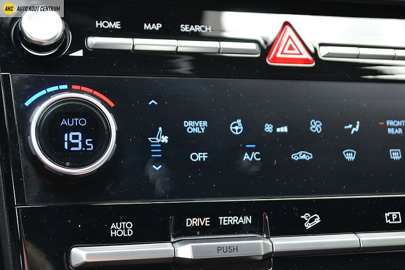 Hyundai Santa Fe 1.6T-GDI HEV 4WD CALLIGRAPHY 7 - fotka 56 z 95