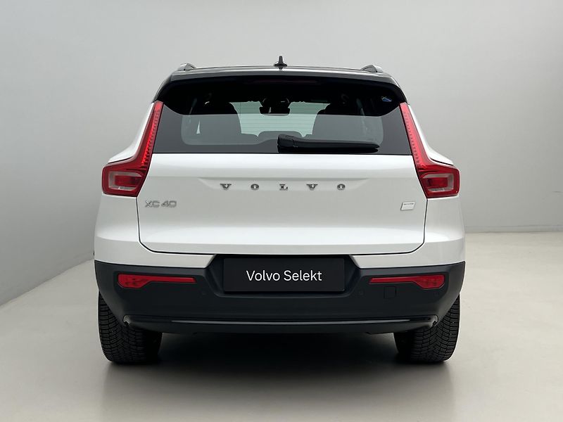 Volvo XC40 CORE RECHARGE SINGLE MOTOR AUT - fotka 12 z 46