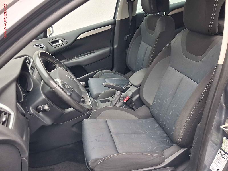 Citroën C4 (2011) 1.4i, AC - fotka 9 z 14