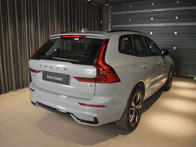Volvo XC60 2,0 B5 AWD PLUS BLIS,Bezklíč - fotka 4 z 23