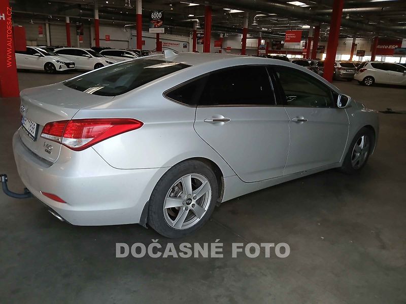 Hyundai i40 (2013) 1.7CRDi, ČR, autoAC, temp - fotka 2 z 3