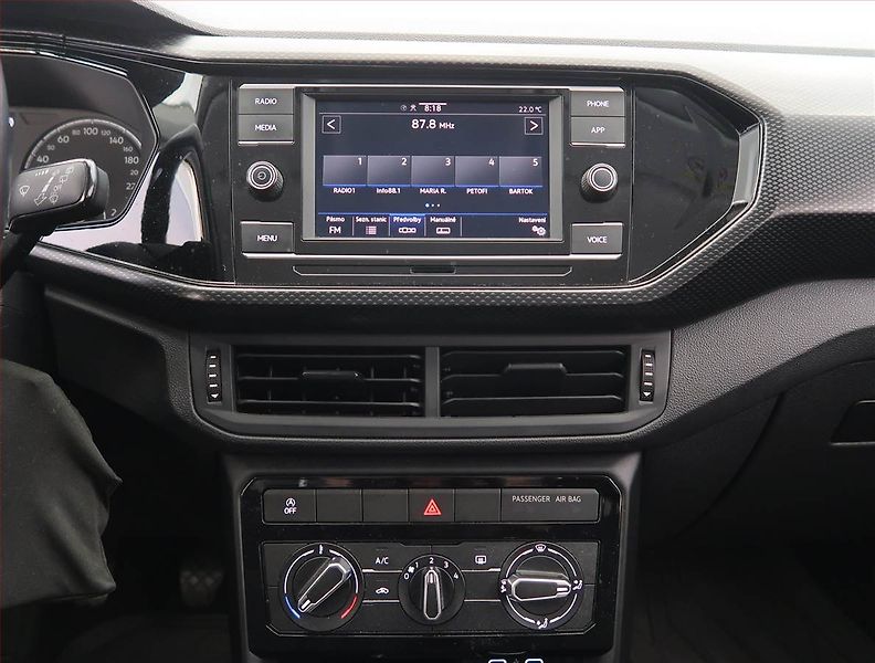 Volkswagen T-Cross (2021) Life 1.0 TSI, Serv.kniha - fotka 12 z 19