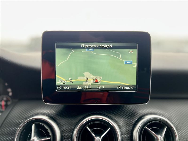Mercedes-Benz Třídy A 180 d Sport automat - fotka 30 z 45