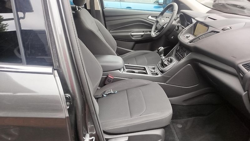 Ford Kuga (2019) 1.5 Eco Boost - fotka 17 z 32