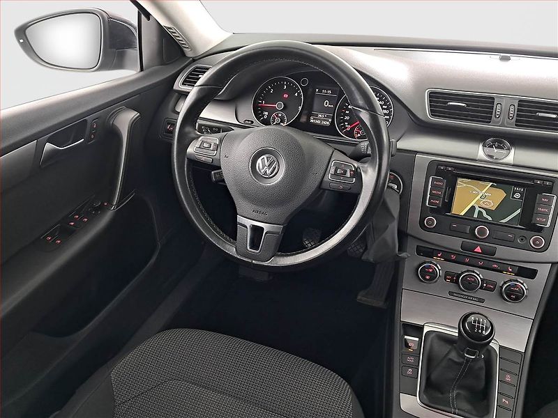 Volkswagen Passat (2014) Comfortline 2.0 TDI, Navi - fotka 7 z 17