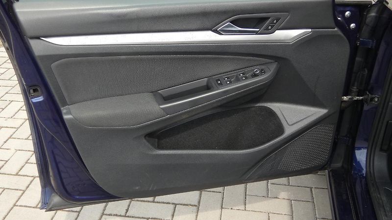 Volkswagen Golf Variant 2.0 TDI Life - fotka 8 z 21