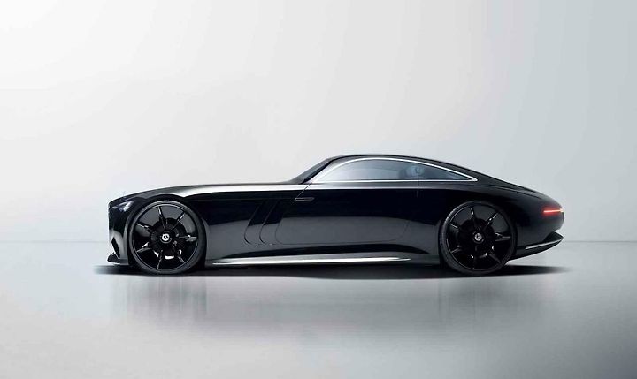 Mercedes-Benz Vision Iconic kombinuje retro-futuristický design. Auto se dobíjí přes solární lak.