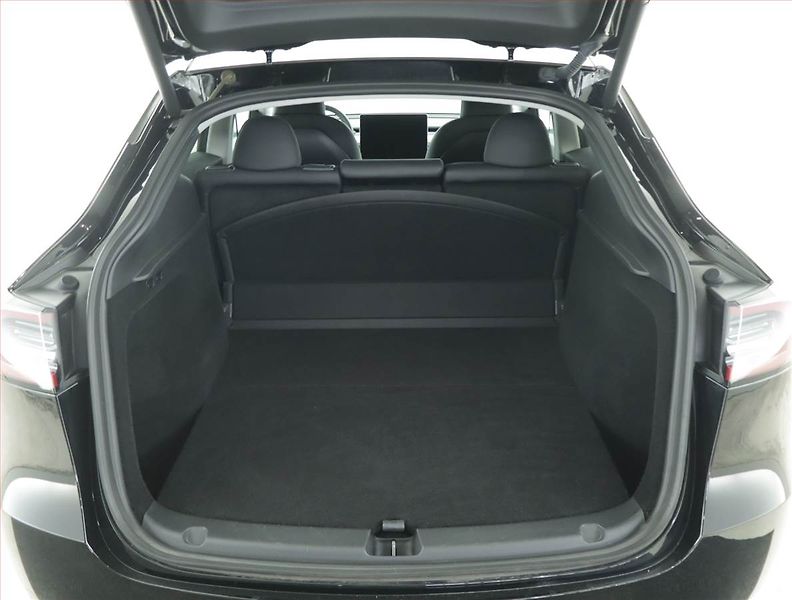 Tesla Model Y (2023) Performance 79kWh, SoH 92% - fotka 14 z 21
