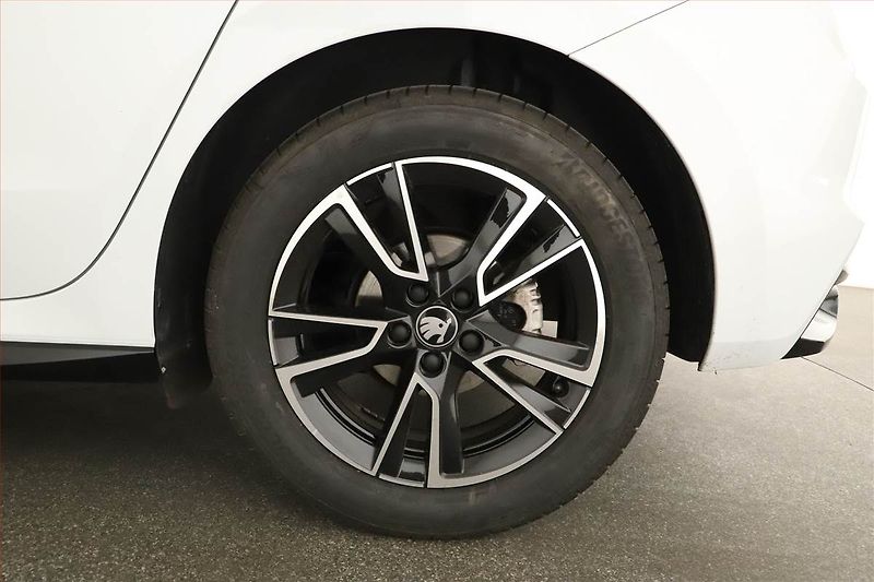 Škoda Fabia (2026) 1.0 TSI, Monte Carlo, FullLed - fotka 16 z 16