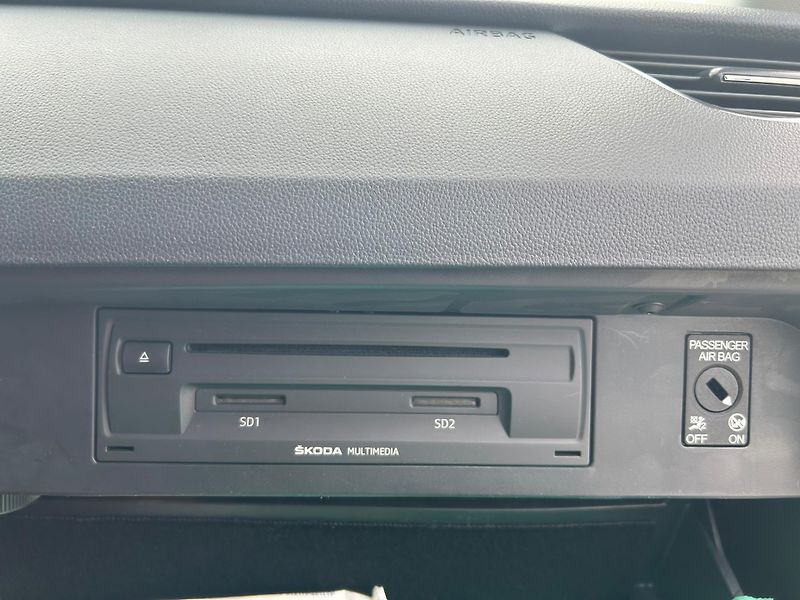 Škoda Octavia (2016) Octavia Scout 2.0TDI, DSG, 4x4 - fotka 14 z 33