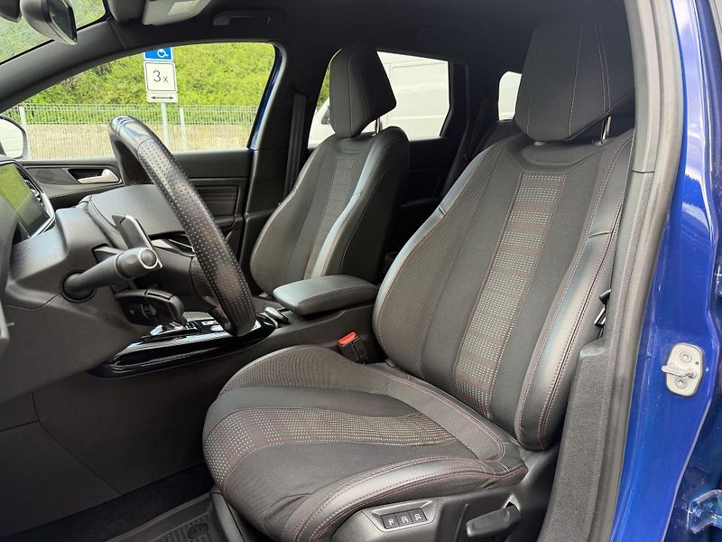 Peugeot 308 (2019) SW GT LINE 1.2 130k EAT8 - fotka 18 z 38