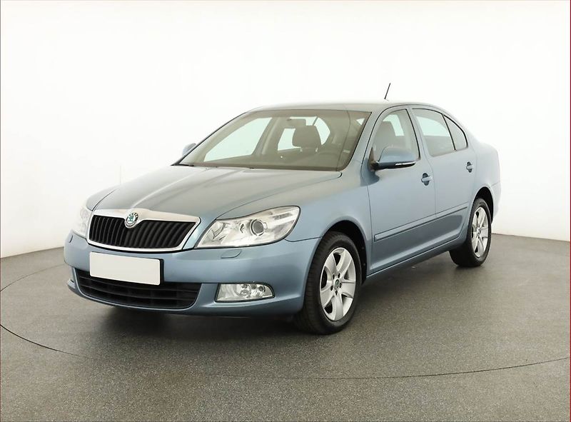 Škoda Octavia (2011) Elegance 1.8 TSI, Serv.kniha - fotka 2 z 17