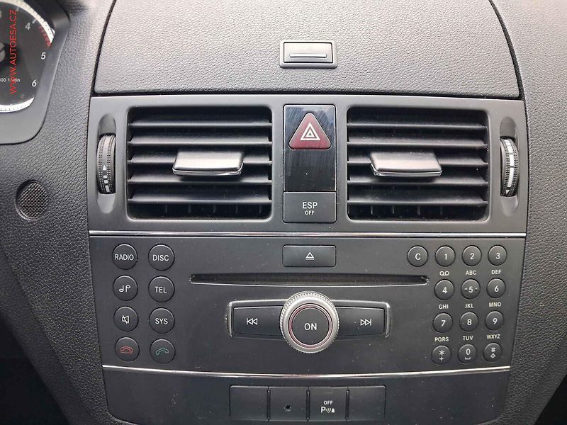 Mercedes-Benz Třídy C (2009) 2.2 CDi C200, AC, temp. - fotka 14 z 17