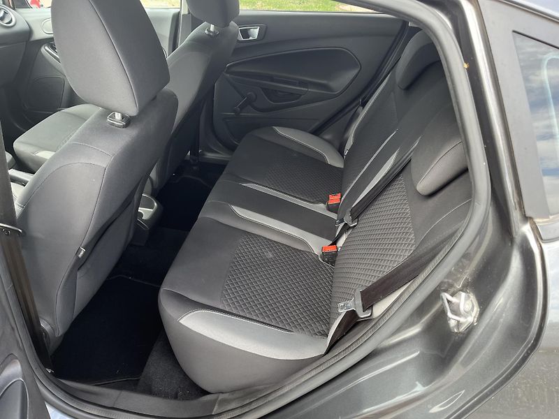 Ford Fiesta 1.25 i ČR - fotka 12 z 31