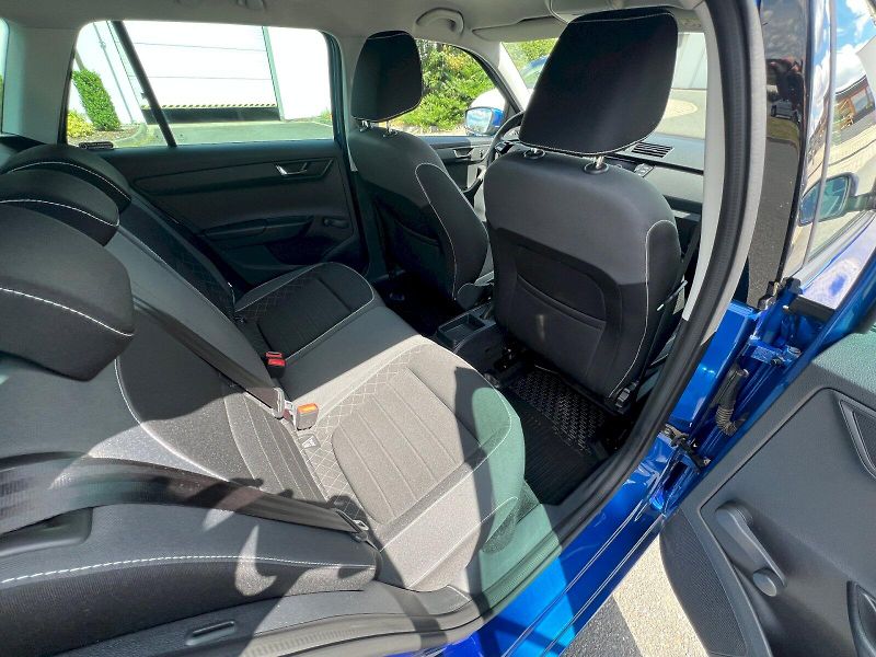 Škoda Fabia (2022) kombi Ambition 1.0 TSI 70 kW 5 - fotka 17 z 28