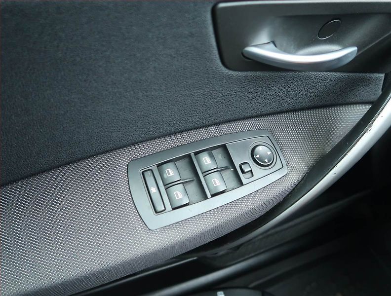 BMW X3 (2006) 2.0d, 4X4, Xenony - fotka 15 z 15