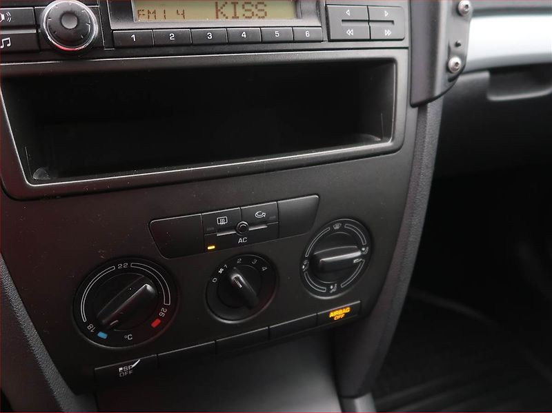 Škoda Octavia (2007) 1.9 TDI, Tažné, Klima - fotka 11 z 13