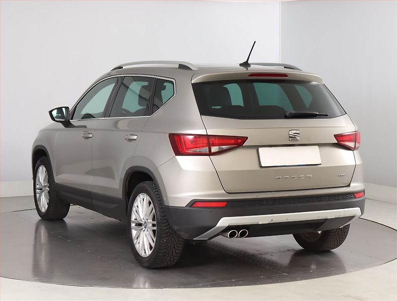 Seat Ateca (2017) 1.4 TSI, 4X4, ČR,1.maj - fotka 4 z 25