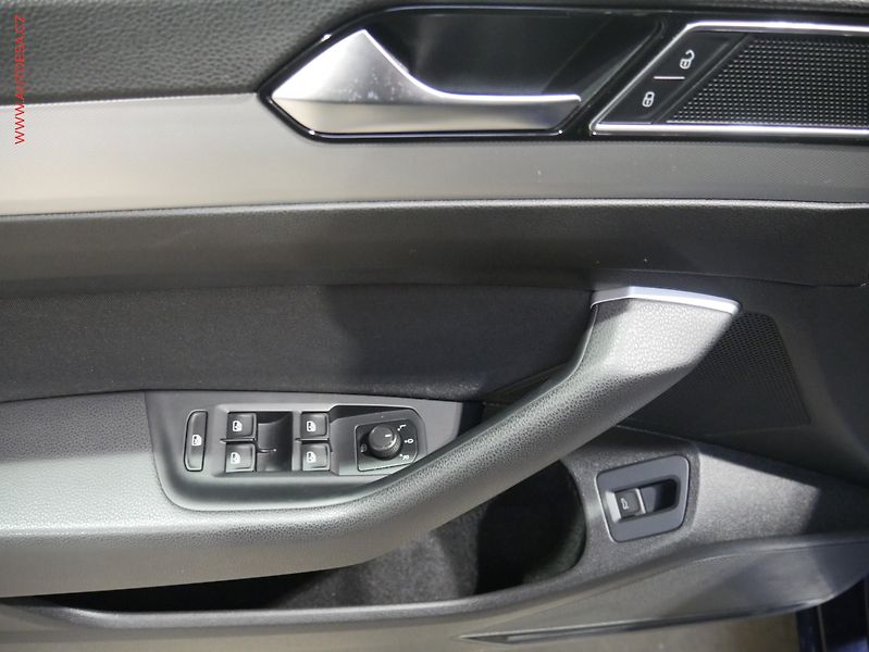 Volkswagen Passat (2015) 2.0TDi, Comfortline - fotka 11 z 17
