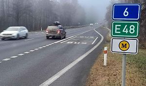 Silnice I/6 u Karlových Varů.