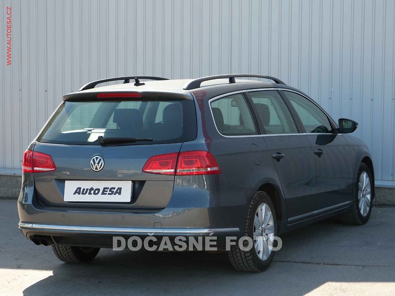 Volkswagen Passat (2014) 2.0 TDi, Navi, xenon - fotka 4 z 23